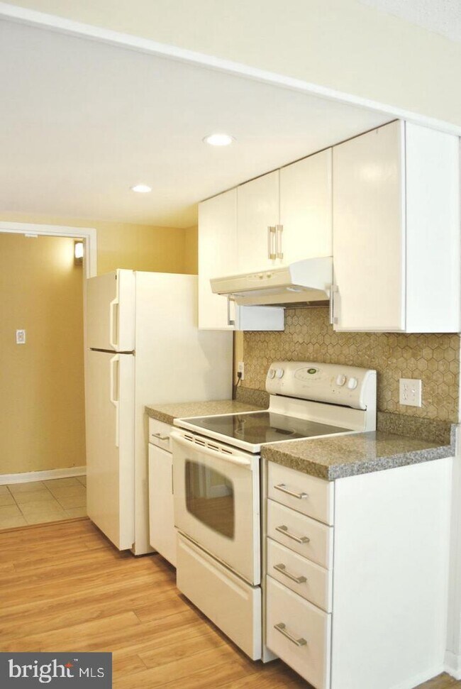 11637 Stoneview Square Unit 11C, Reston, VA 20191 Apartment for Rent