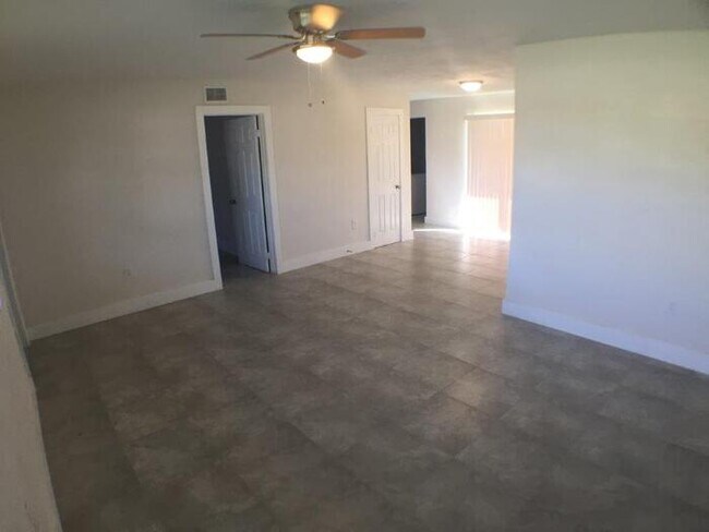 Foto del edificio - 21201 NW 27th Ct
