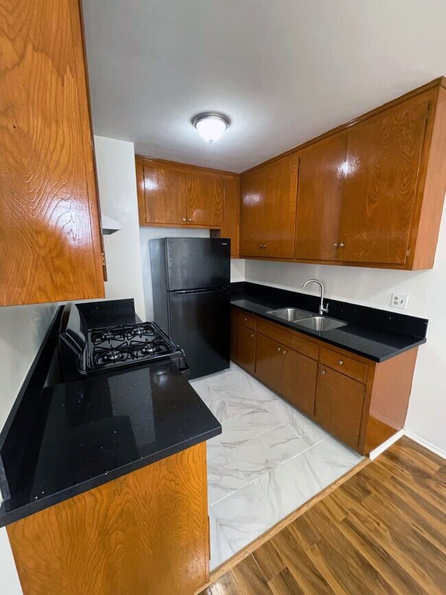 Foto del edificio - 1810 12th St