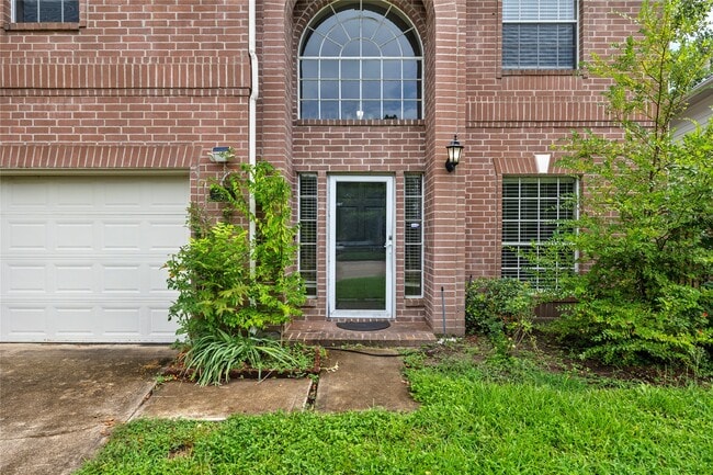Foto del edificio - 3327 Shady Glen Ln