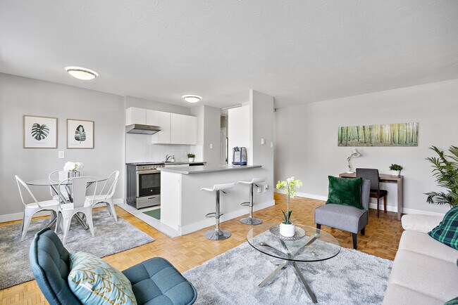 Photo du bâtiment - 2360 Weston Road