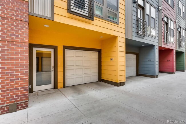 Foto del edificio - Stunning Modern luxury brownstone in Uptown!