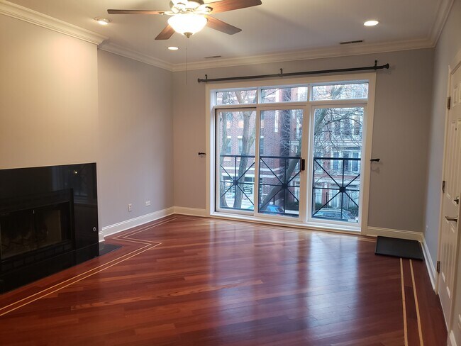 Living Room - 1924 W Diversey Pky
