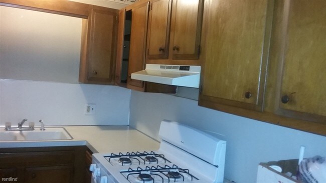 Building Photo - 3 br, 2 bath Apartment - 530 56th st se