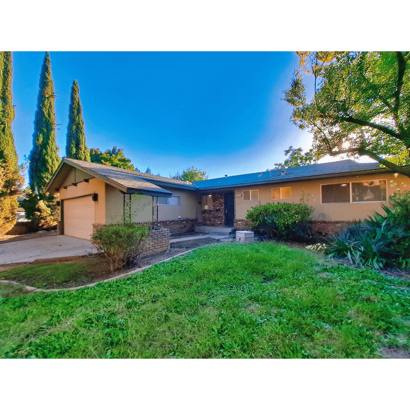 Foto principal - Beautiful Single-Level Fresno Home | 3 Bed...