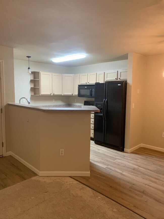 Foto del edificio - 6310 Oak St