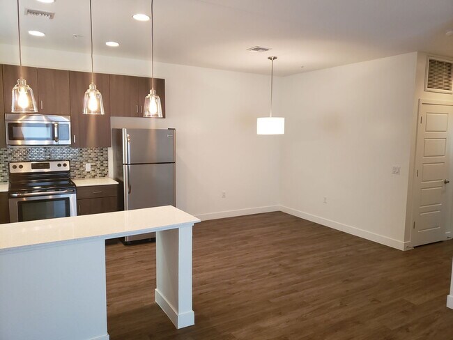 Foto del edificio - 8053 E Thomas Rd