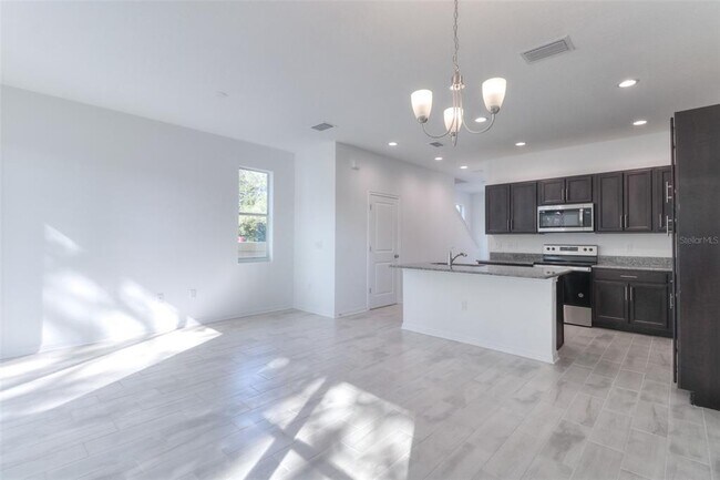 Foto del edificio - 3407 E Louisiana Ave