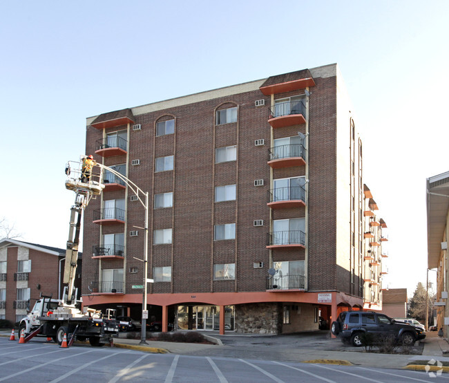 Building - 520 Rentals