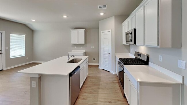 Building Photo - 2928 Firefly Dr