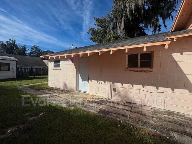 Building Photo - 710 N Grove St