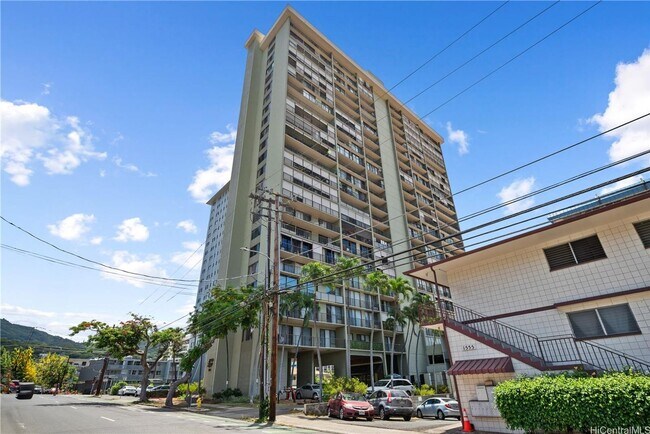 Foto del edificio - Spacious Studio in Makiki Plaza Available now!