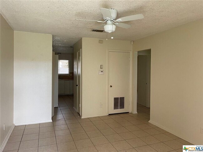 Building Photo - 1207 Charisse St
