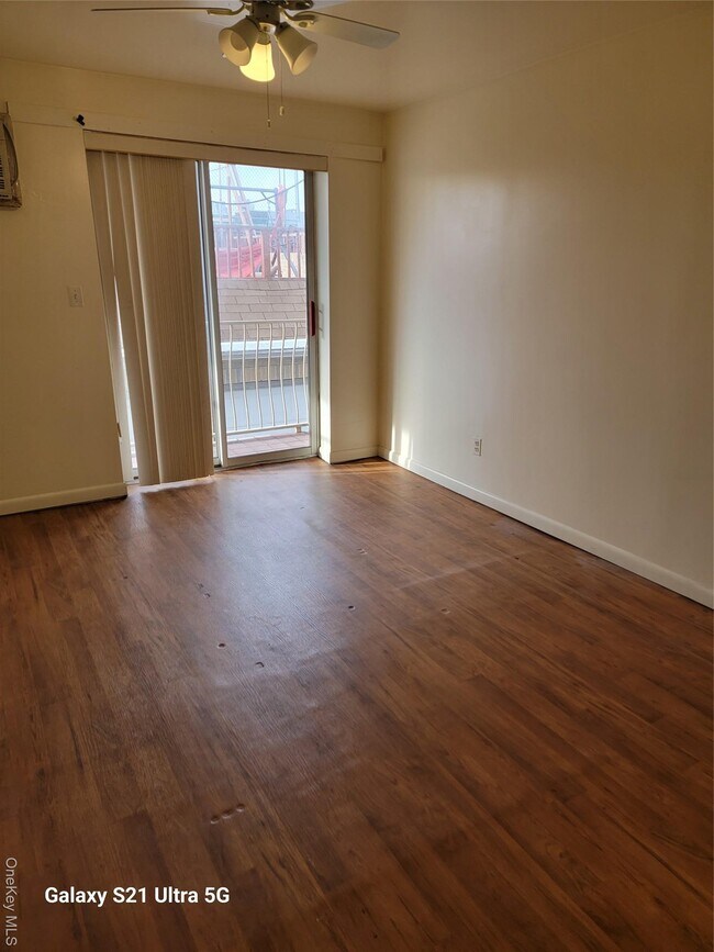 Foto del edificio - 48-82-82 37th St