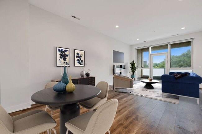 Building Photo - 1957 N Fairfield Ave