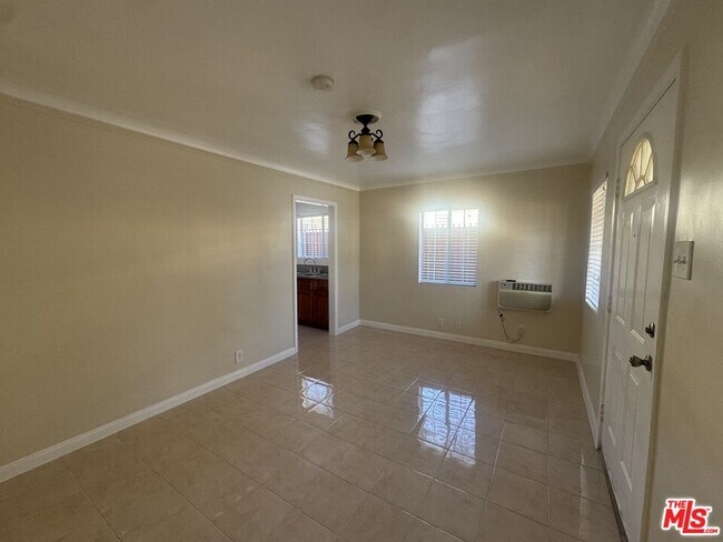 Foto del edificio - 319 N Coronado St