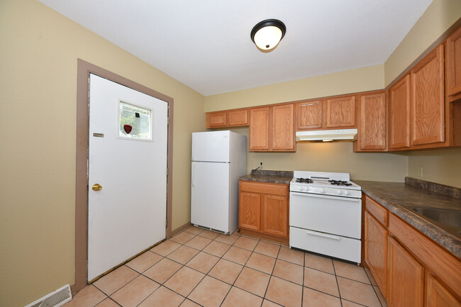 Building Photo - 5856 N 94th St