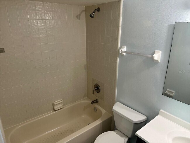 Foto del edificio - 5 Bedroom Home in Poinciana