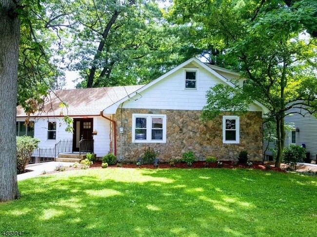 Building Photo - 36 Beechwood Dr