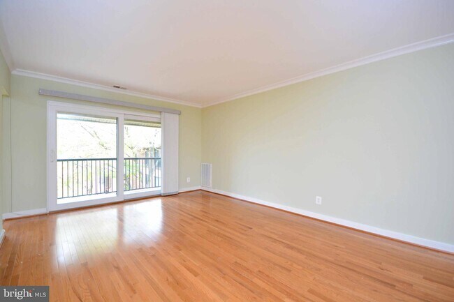 Building Photo - 304 Hilltop Ln
