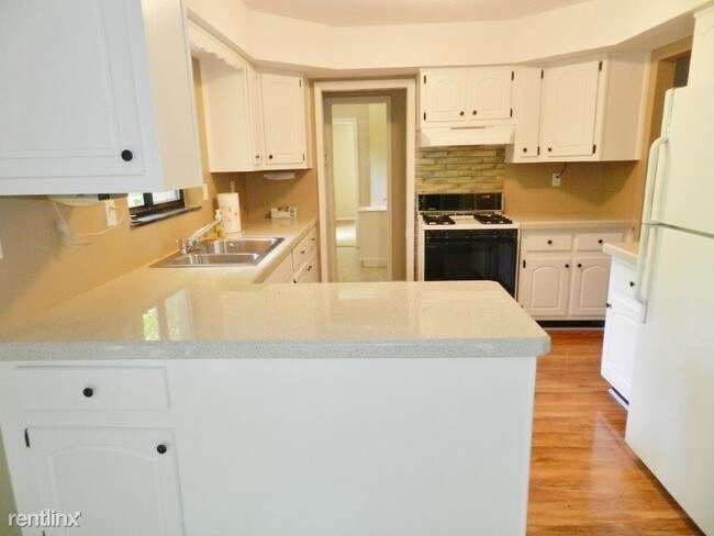 Foto del edificio - 3 br, 2 bath House - 22706 Elmgrove St