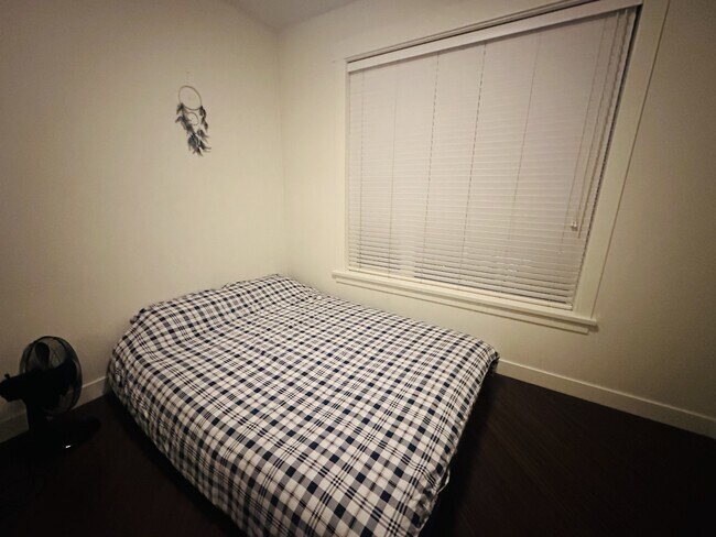 Photo du bâtiment - 1975-1975 McCallum Rd