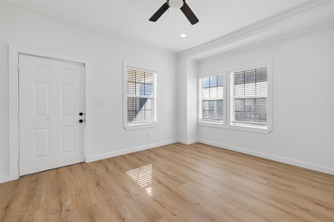 Building Photo - 2202 Hutchins St