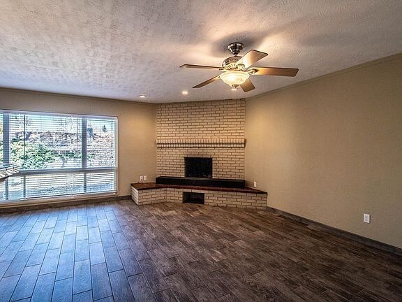 Foto del edificio - 1304 N Mesa Verde Ave