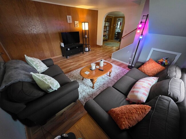 Building Photo - $1600| 4BD 1BA| 524 7th| Available 6/1/2026!