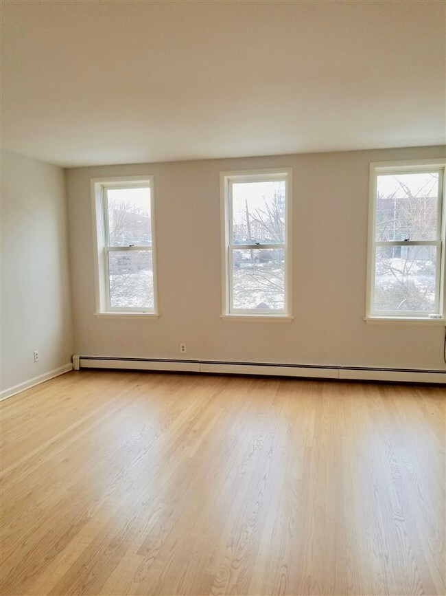 Foto del edificio - 724 Hudson St