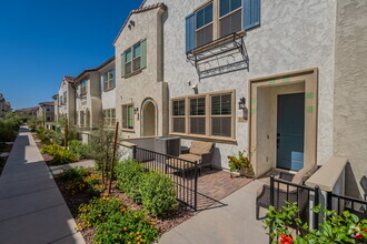 Building Photo - 2629 S Equestrian Dr