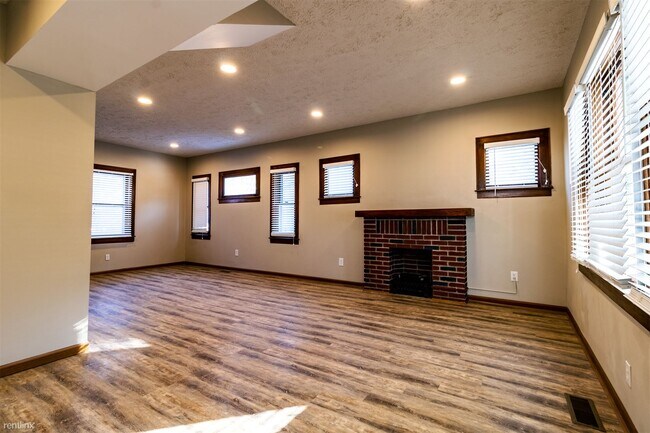 Building Photo - 3 br, 1 bath House - 316 Ferguson Court