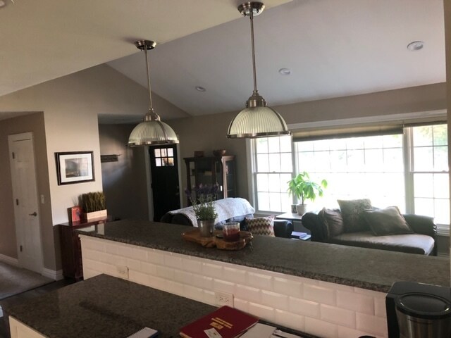 Foto del edificio - 318 Woodlawn Ave