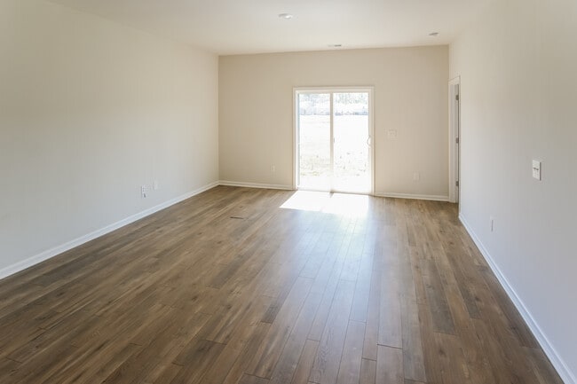 Building Photo - 705 Watercliff Dr, Longs, SC