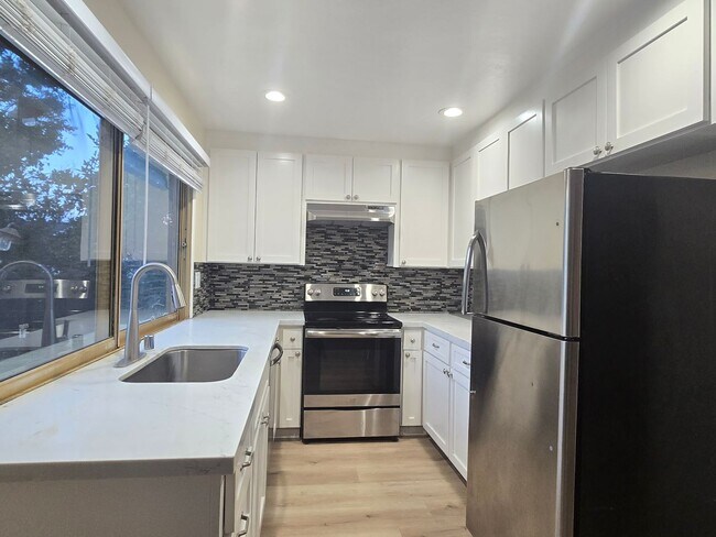 Foto del edificio - 6003 Paxton Ct