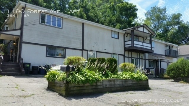 Primary Photo - 1190 Forest Ave