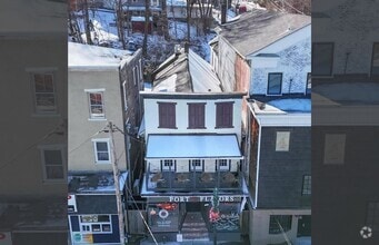 Building Photo - 425 Delaware Ave