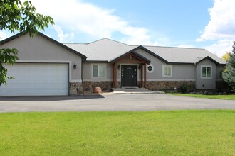 Building Photo - 3572 Wild Mare Way