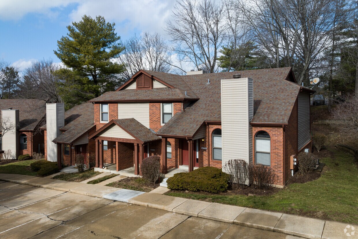 Chesterfield Village Townhomes Rentals in Chesterfield at 723 Forest