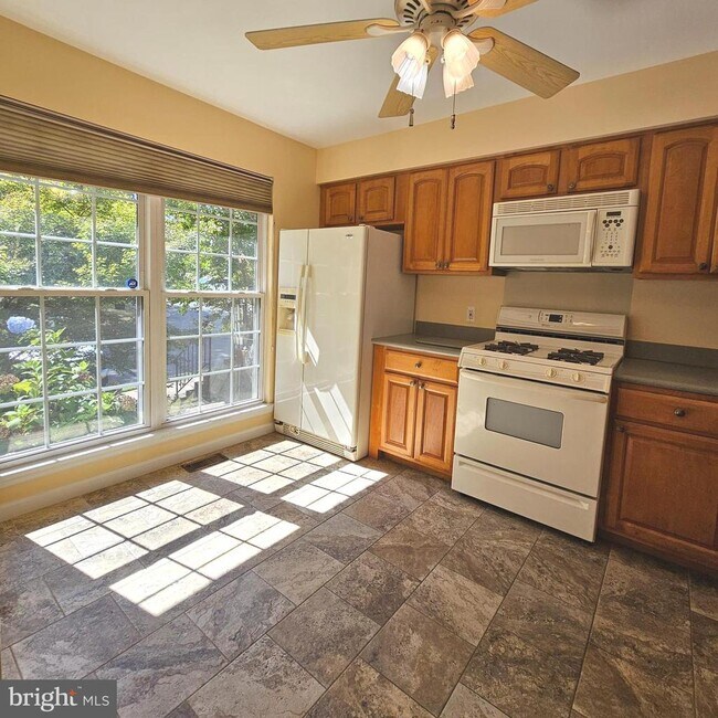 Building Photo - 6579 Cypress Point Rd