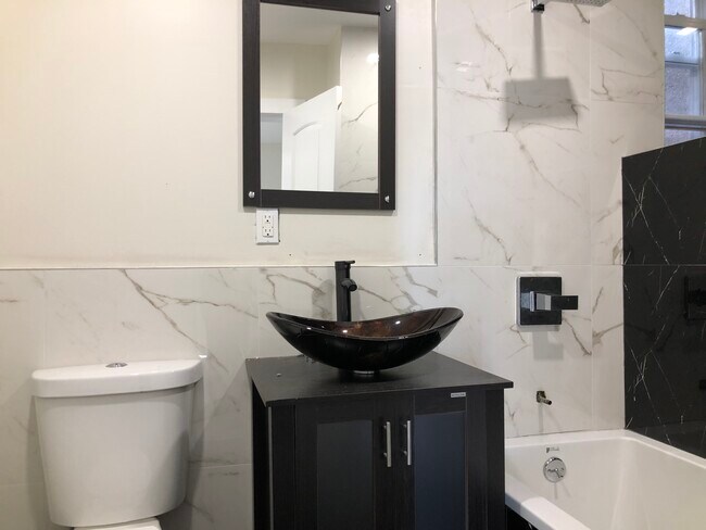 Building Photo - 55 Wallis Ave