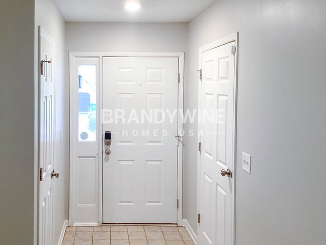 Building Photo - 4400 Westchester Ct