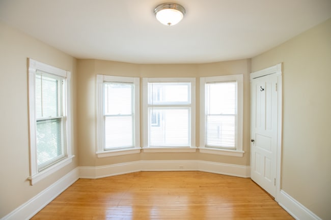 Foto del edificio - 2728 N Murray Ave