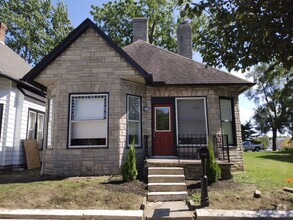 Building Photo - 509-511 E East St