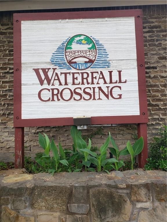 Foto del edificio - 883 Waterfall Way