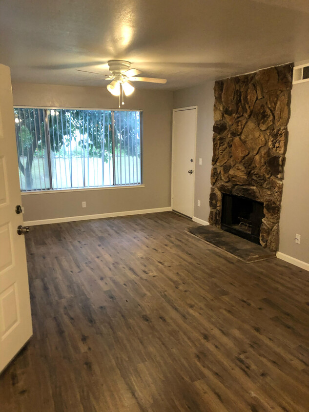 Foto principal - 1141 Bell St