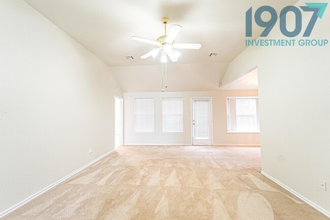 Building Photo - 805 Sequoyah Trail