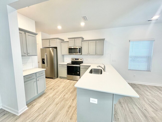 Foto del edificio - Beautiful 3BR, 2.5BA Home with Owner’s Suite & Designer Upgrades - Available 08/20