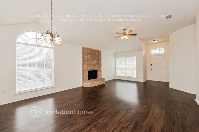 Building Photo - 1325 Meadow Creek Dr