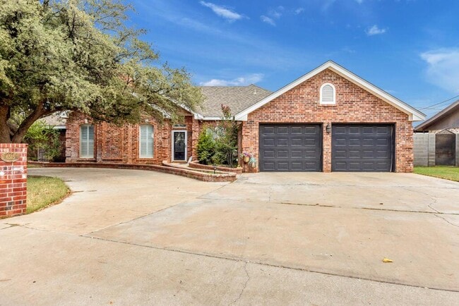 Building Photo - 6515 Amber Dr